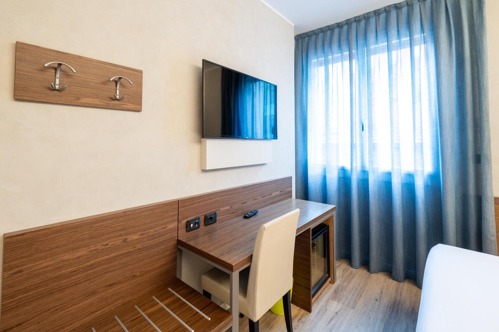 Des Etrangers 3* Mailand